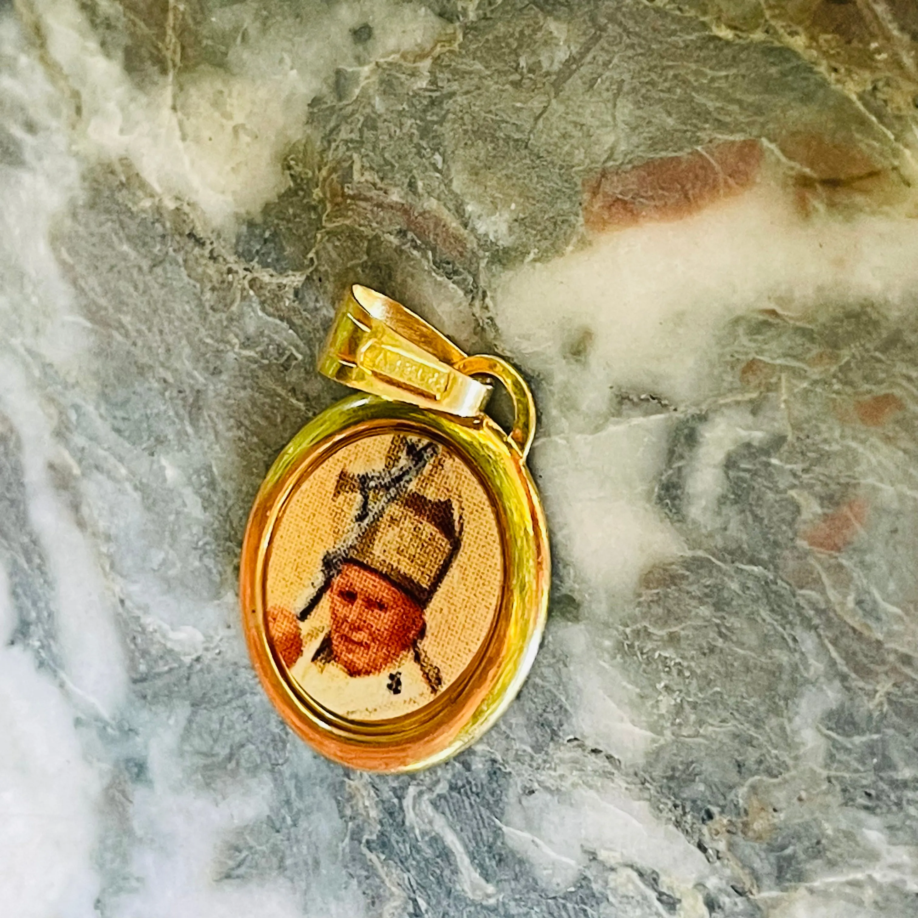 18K 750 Gold 585 Bail Pope Juan Pablo II Segundo Catholic Religious Pendant .6g