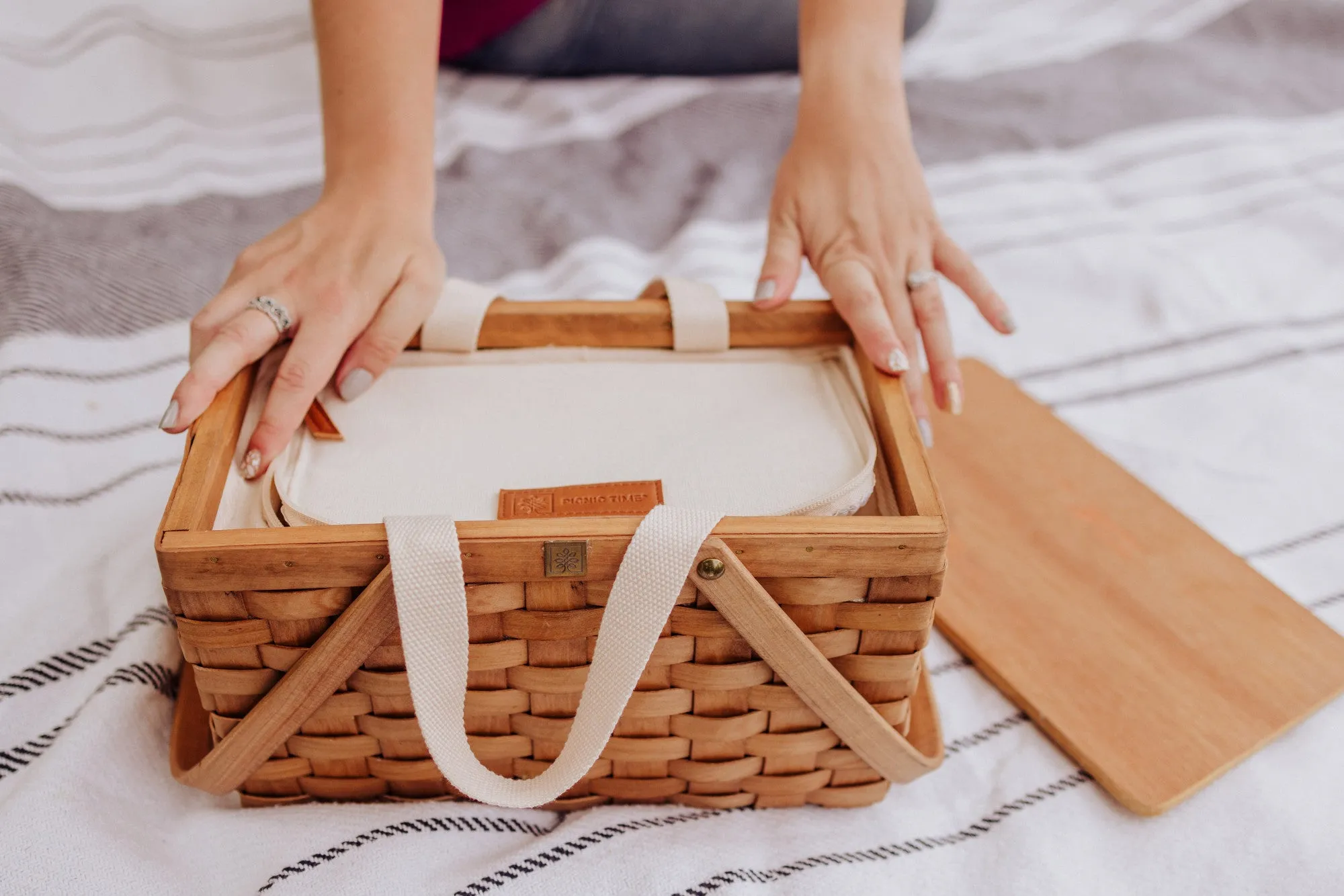 Atlanta Falcons - Poppy Personal Picnic Basket