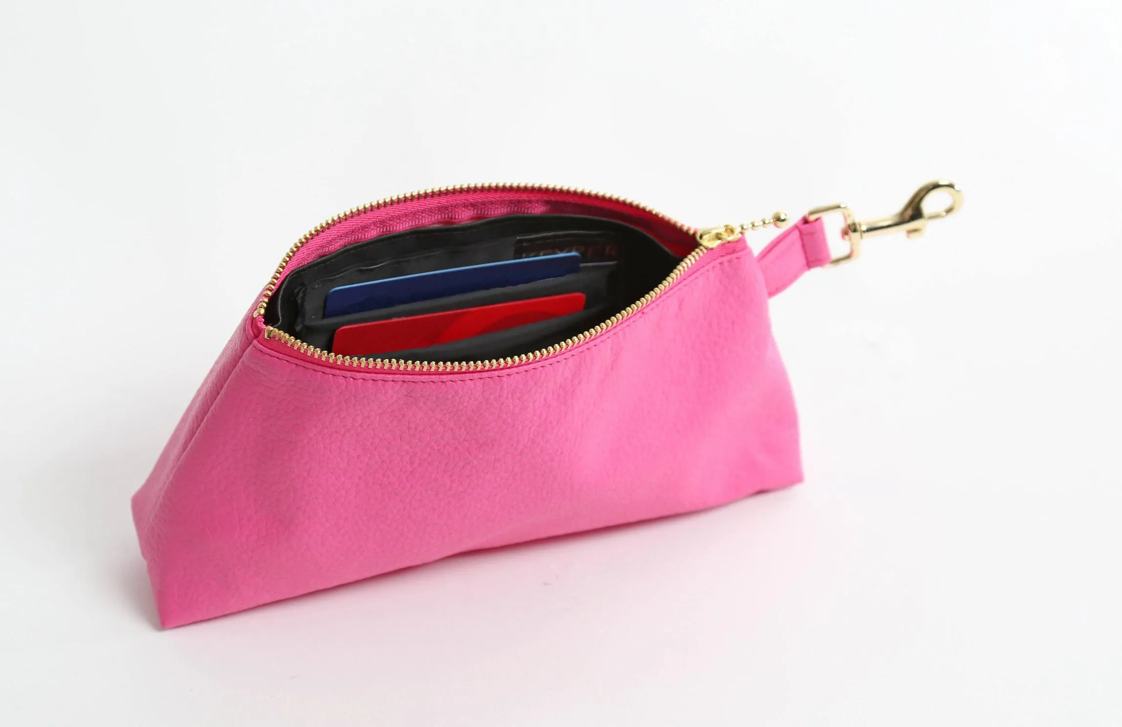 Bright Pink SIGNATURE IT BAG • Pouch