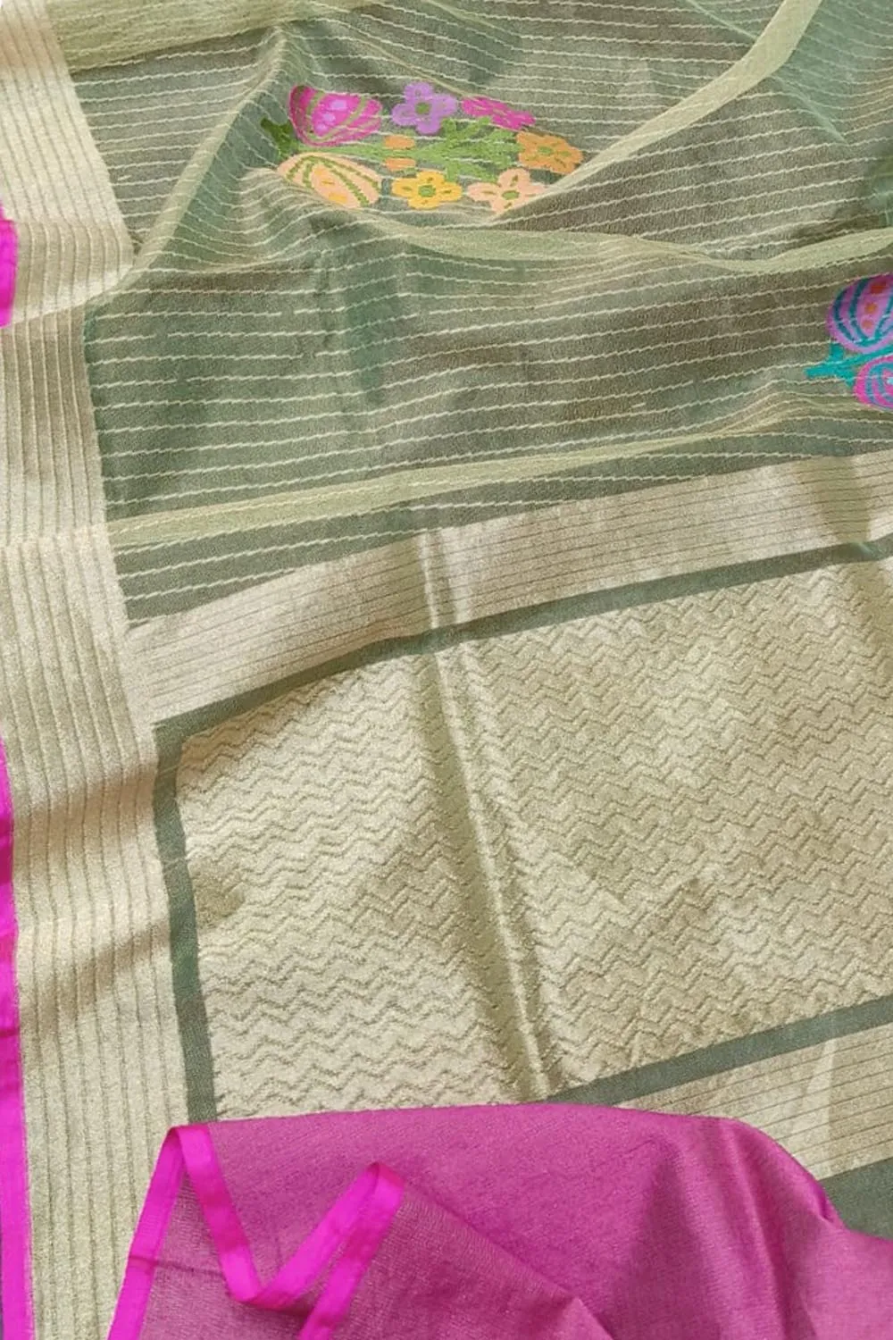 Exquisite Green Banarasi Tissue Silk Saree