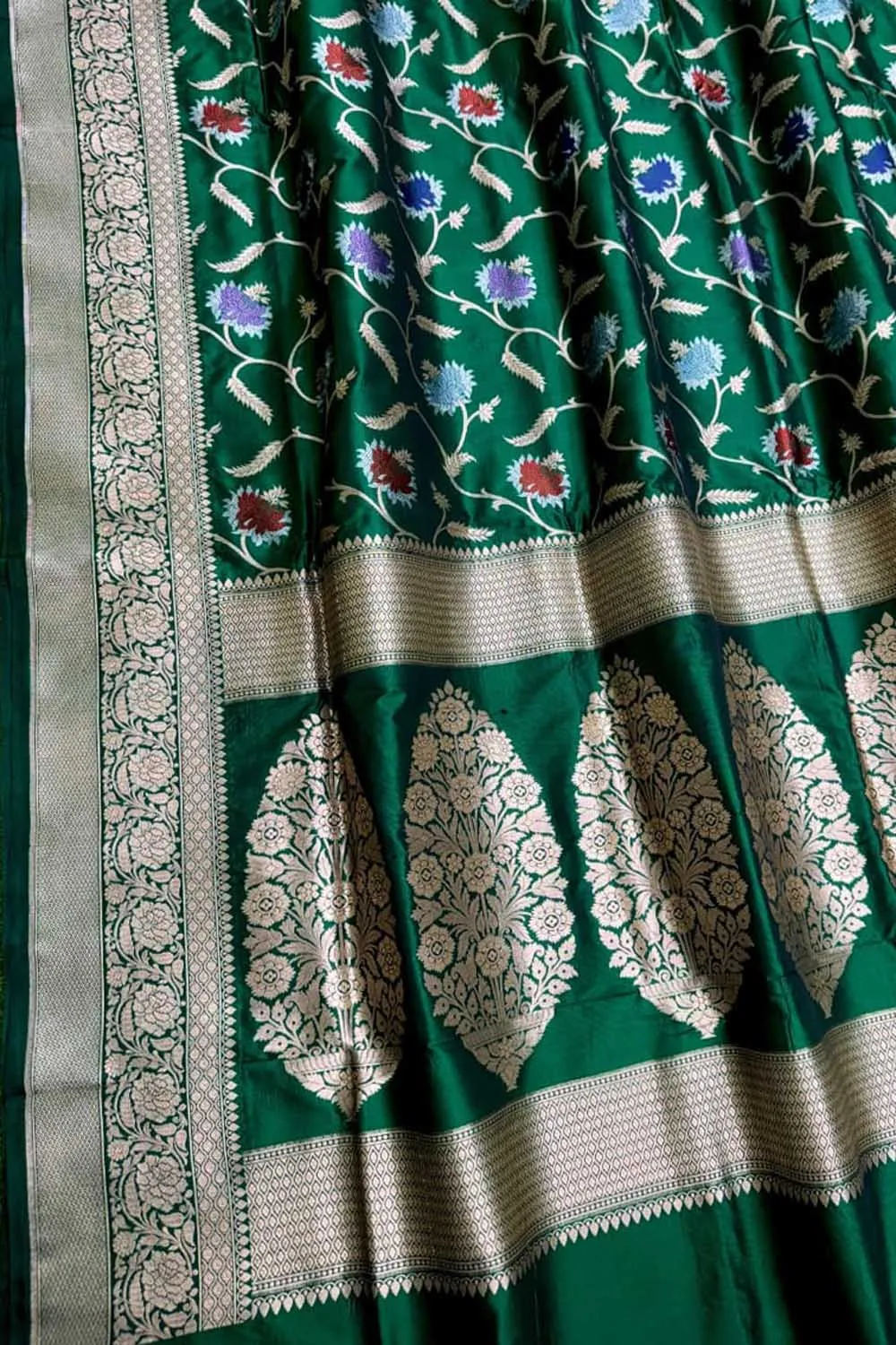 Exquisite Green Handloom Banarasi Meenakari Silk Saree