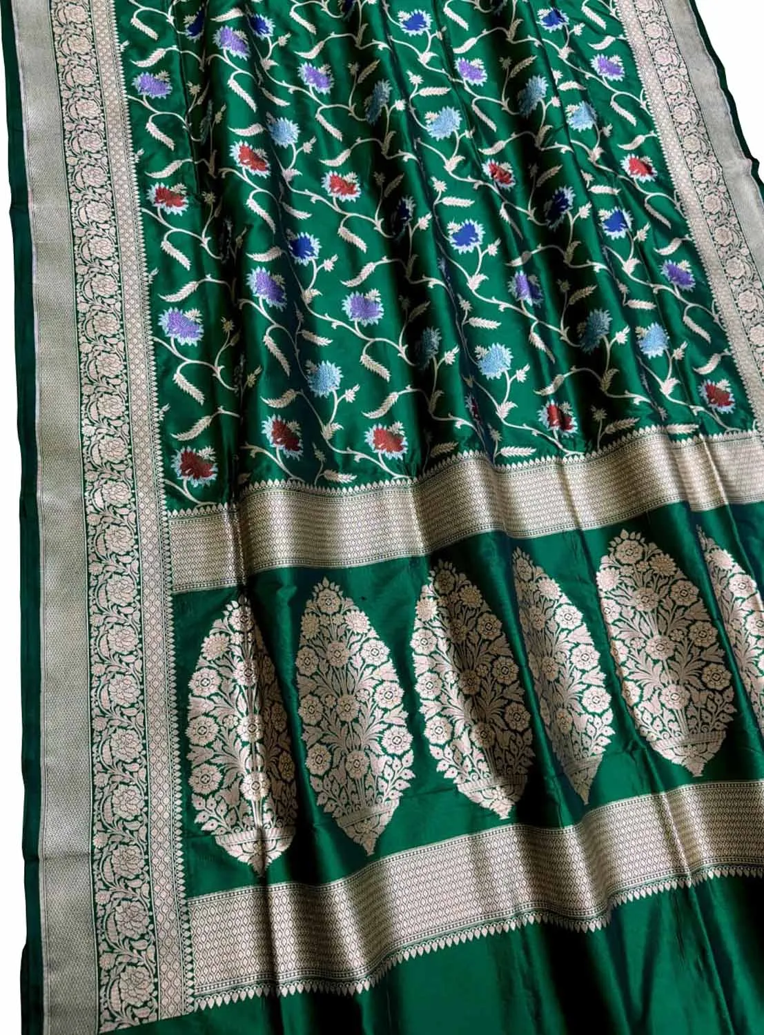 Exquisite Green Handloom Banarasi Meenakari Silk Saree