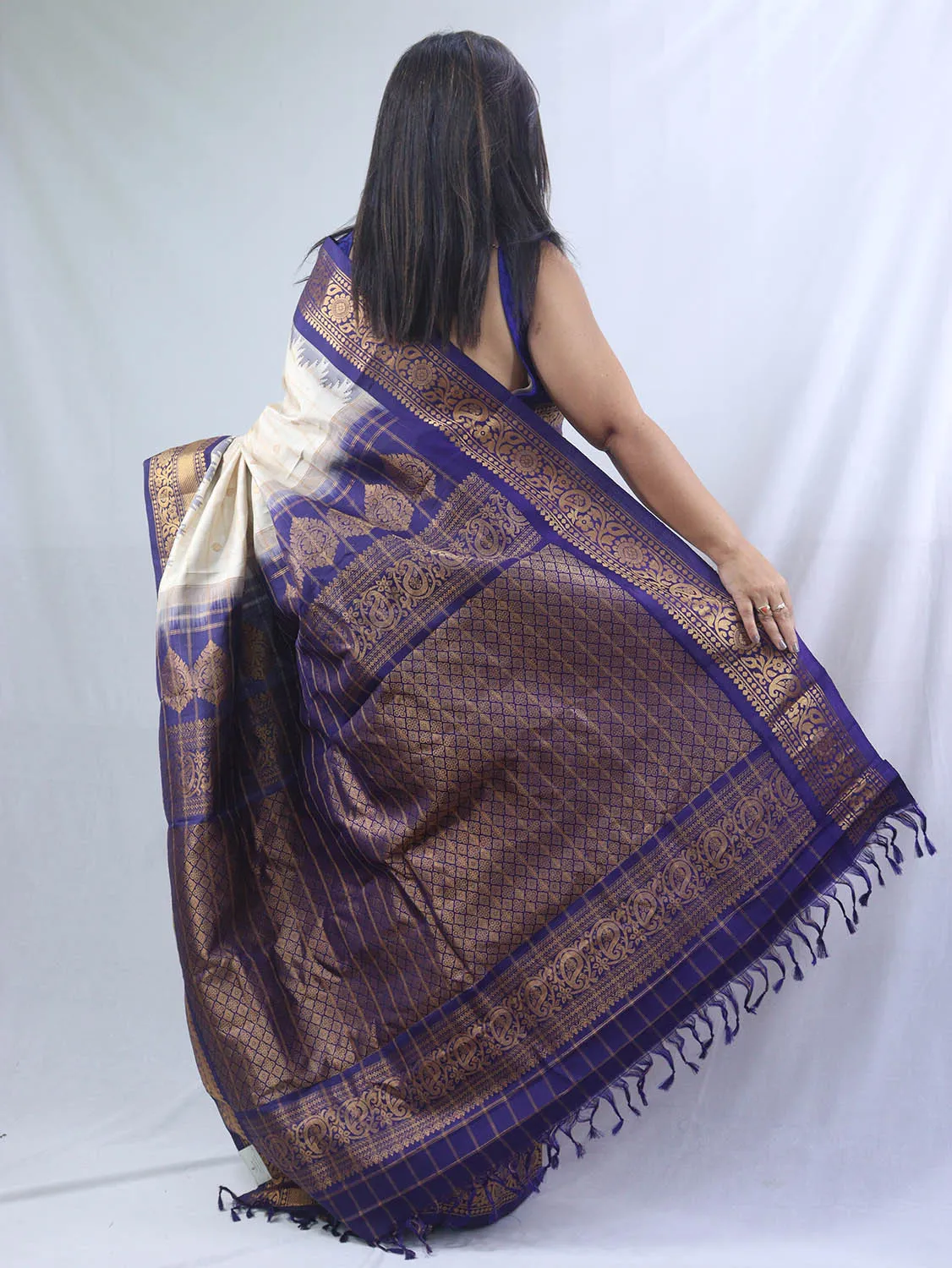 Exquisite Pastel Gadwal Handloom Silk Saree - Pure Elegance