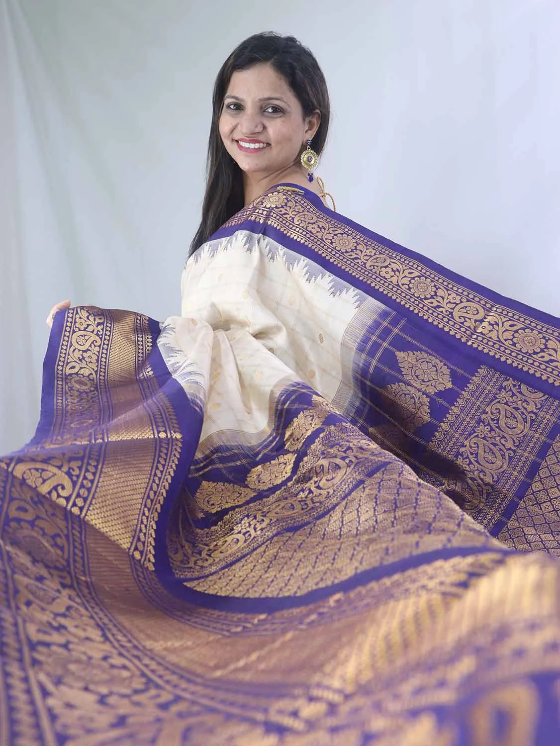 Exquisite Pastel Gadwal Handloom Silk Saree - Pure Elegance