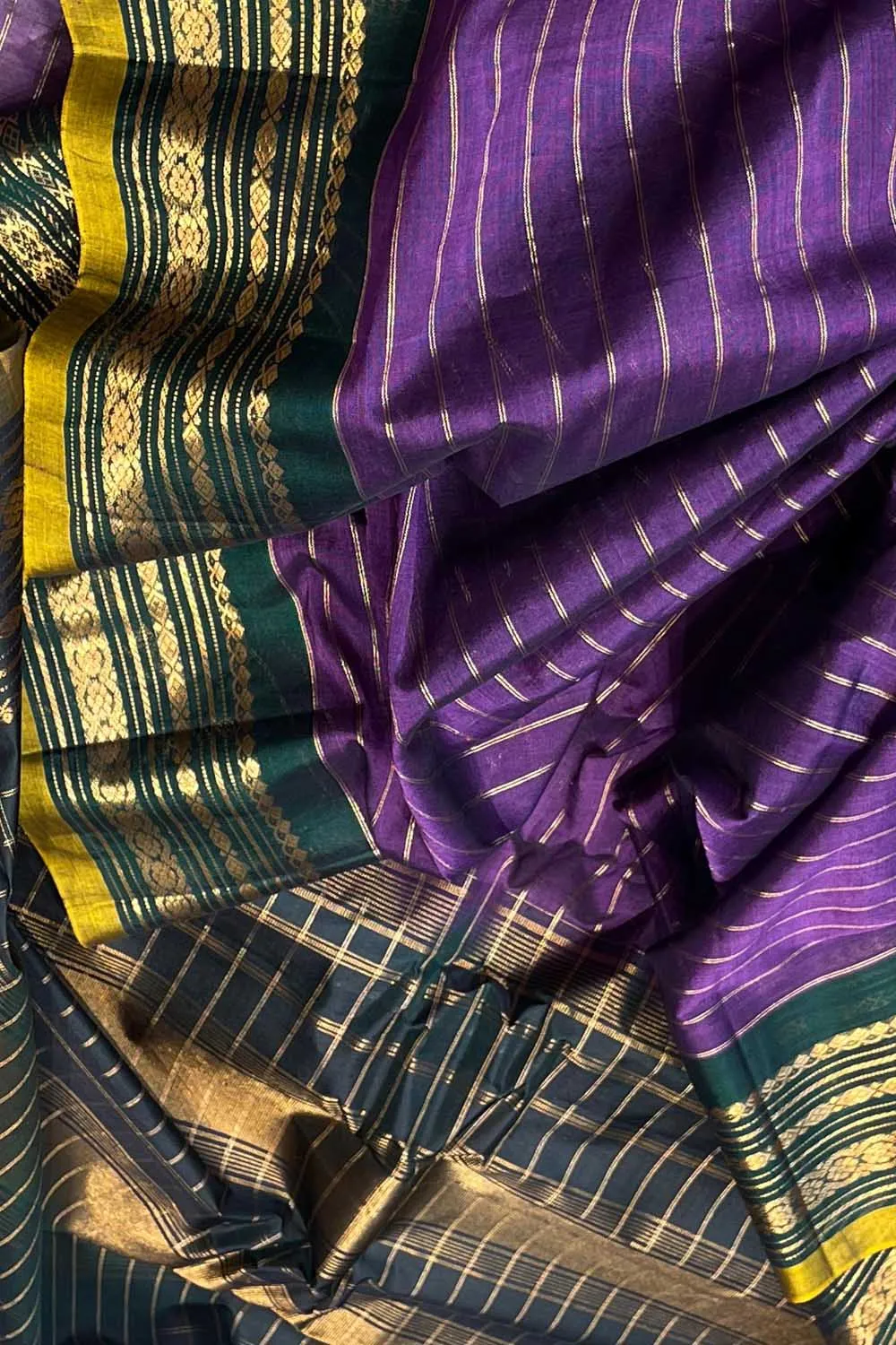 Exquisite Purple Gadwal Handloom Cotton Saree