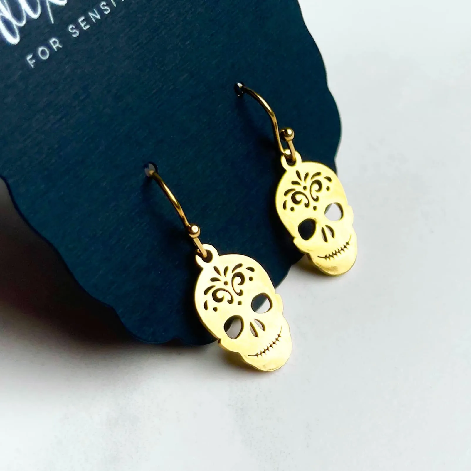 Exquisite Skulls - Dixie Bliss - Dangle Earring