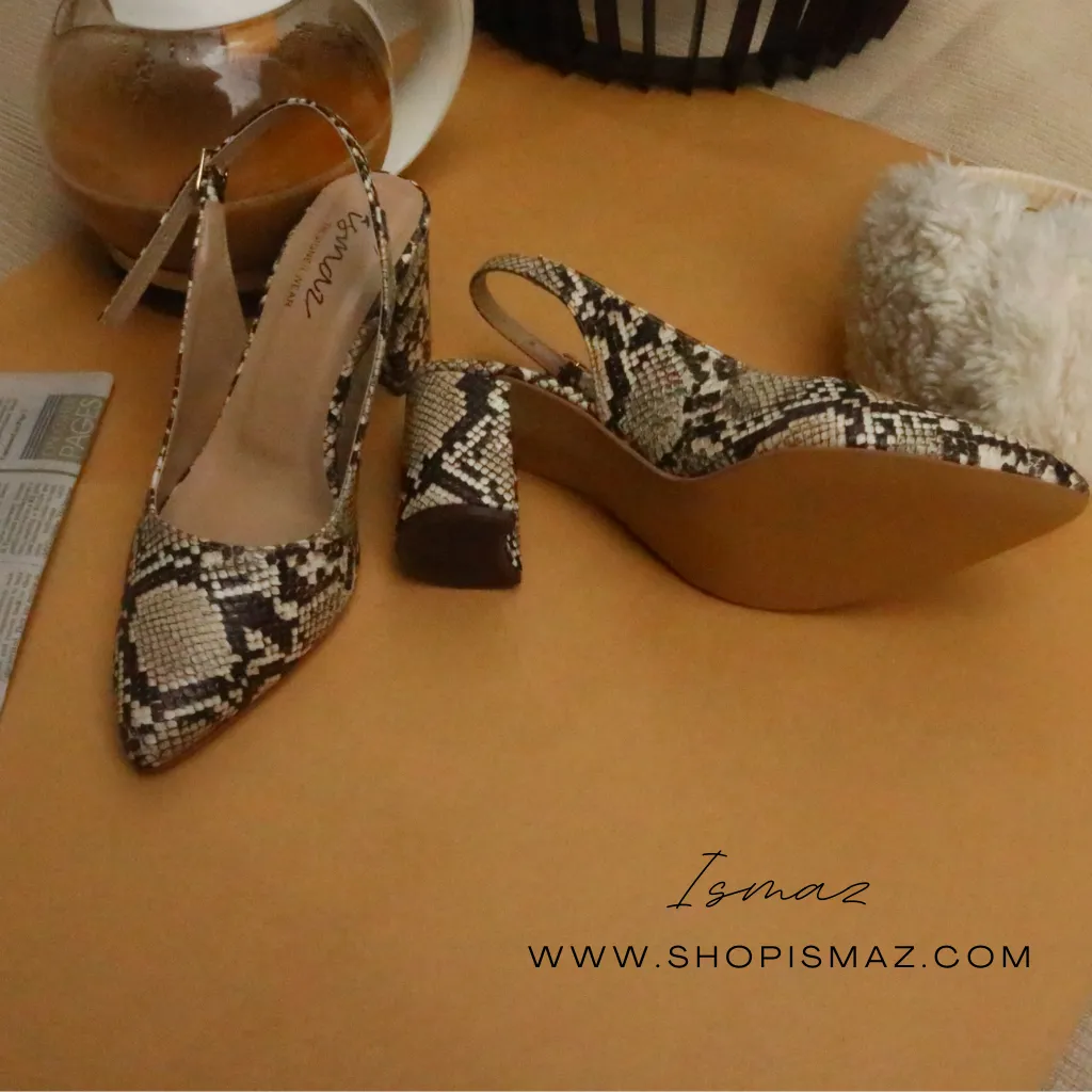 Exquisite Snake Print Court Shoes