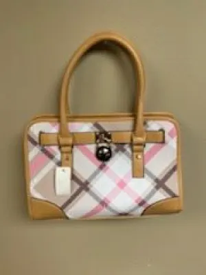 Medium size hand bag