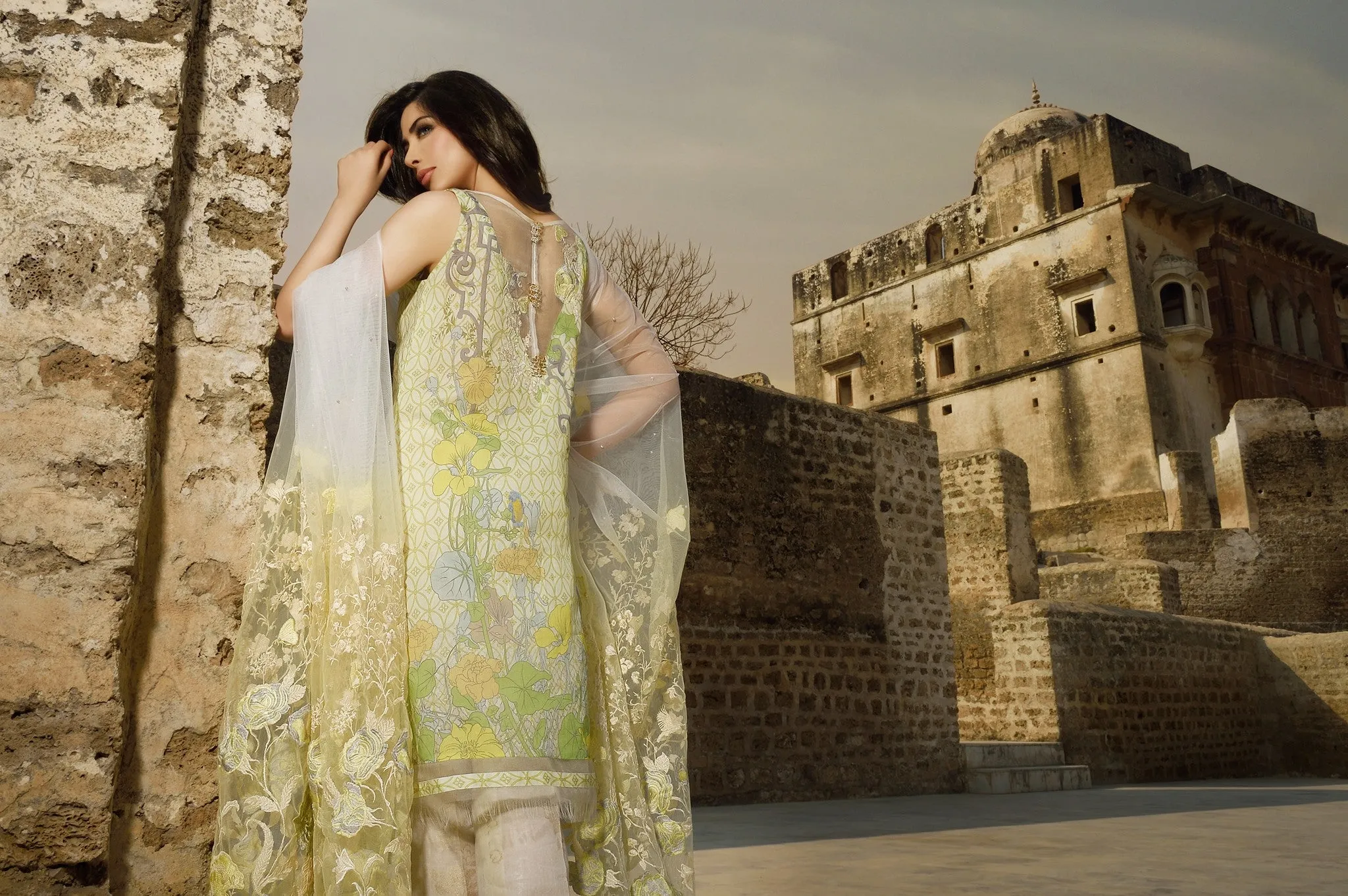 Rungrez Spring/Summer Lawn Collection 2016 – Exquisite Marvel