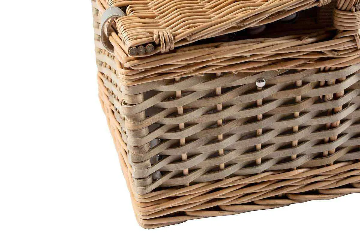 Yuppie Gift Baskets Polka Picnic Basket (4 Persons)